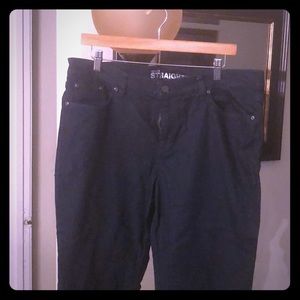 Dark denim mid rise Jean